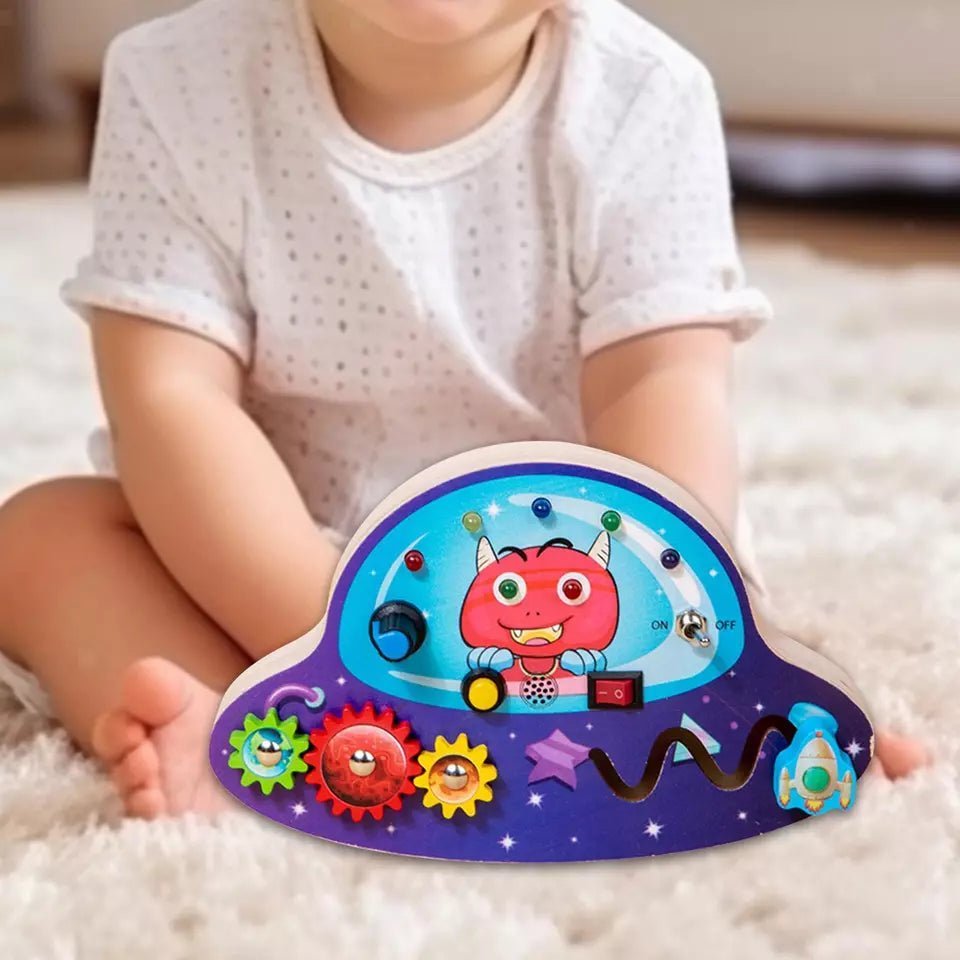 Tableau Montessori - BusyBoardCircuit™ - OVNI - L'Éveil des tout - petits