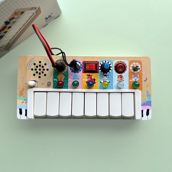 Tableau Montessori - BusyBoardCircuit™ - Piano - L'Éveil des tout - petits